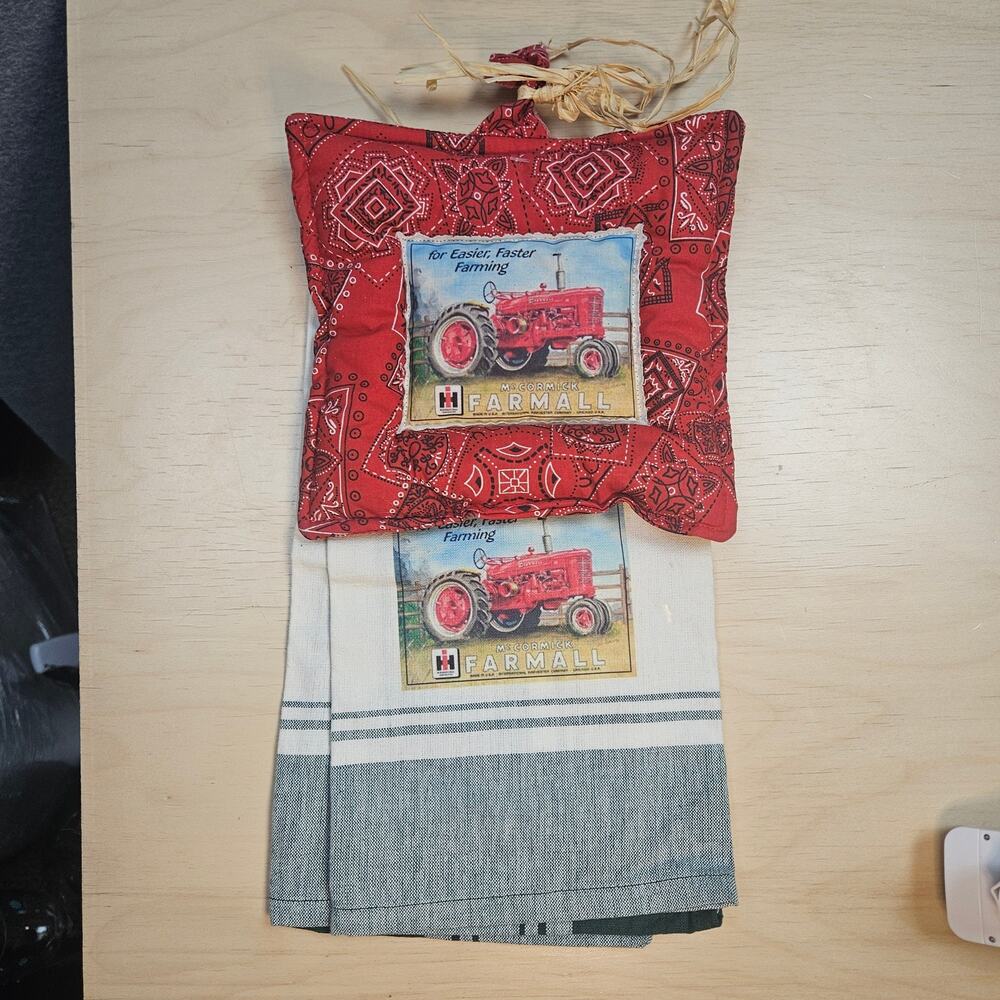 RARE NEW NOS McCormick Farmall Tractor Bandana Pot Holder Tea Towel Set Country